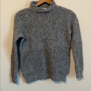 American eagle Outfitters grey pullover